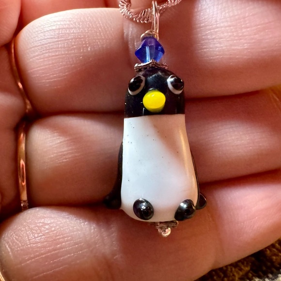 Handma lampwork penguin pendant and cheap chain. - Picture 2 of 5